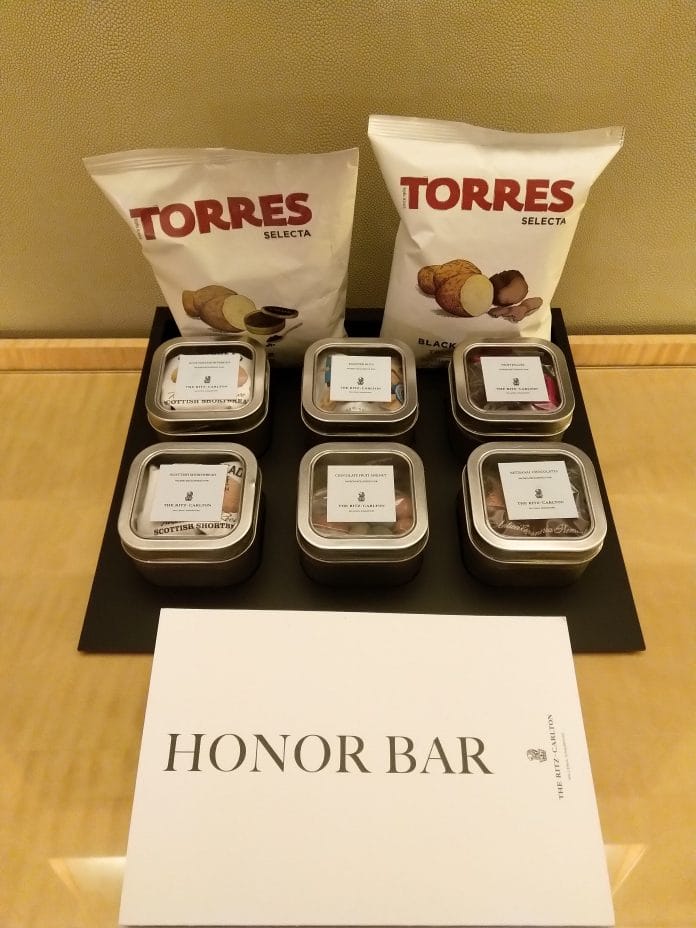 ritz carlton singapore Honor Bar snacks