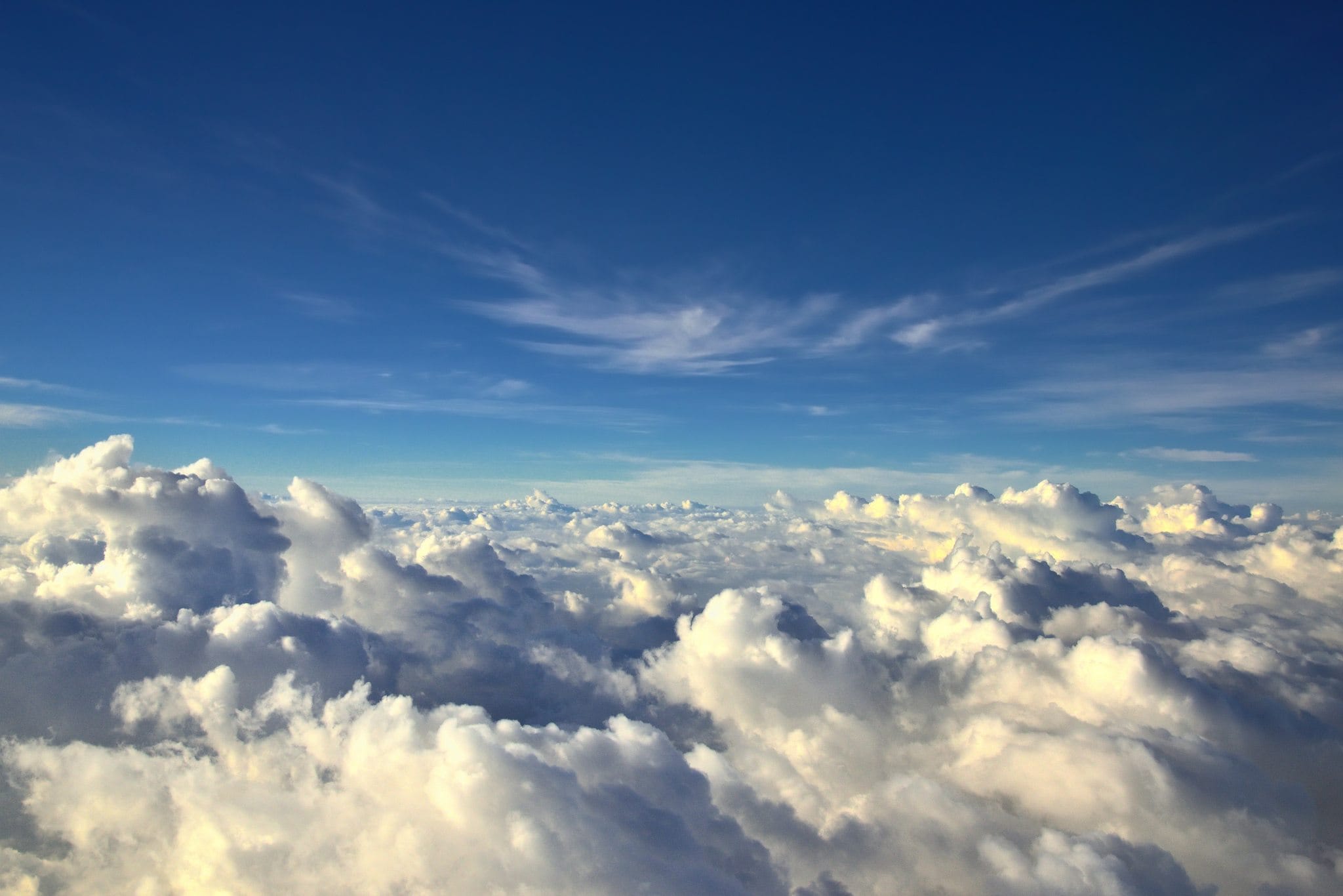 Vid s. Небо из самолета. Самолет в небе. Вид с самолета на облака. Небо вид из самолета.
