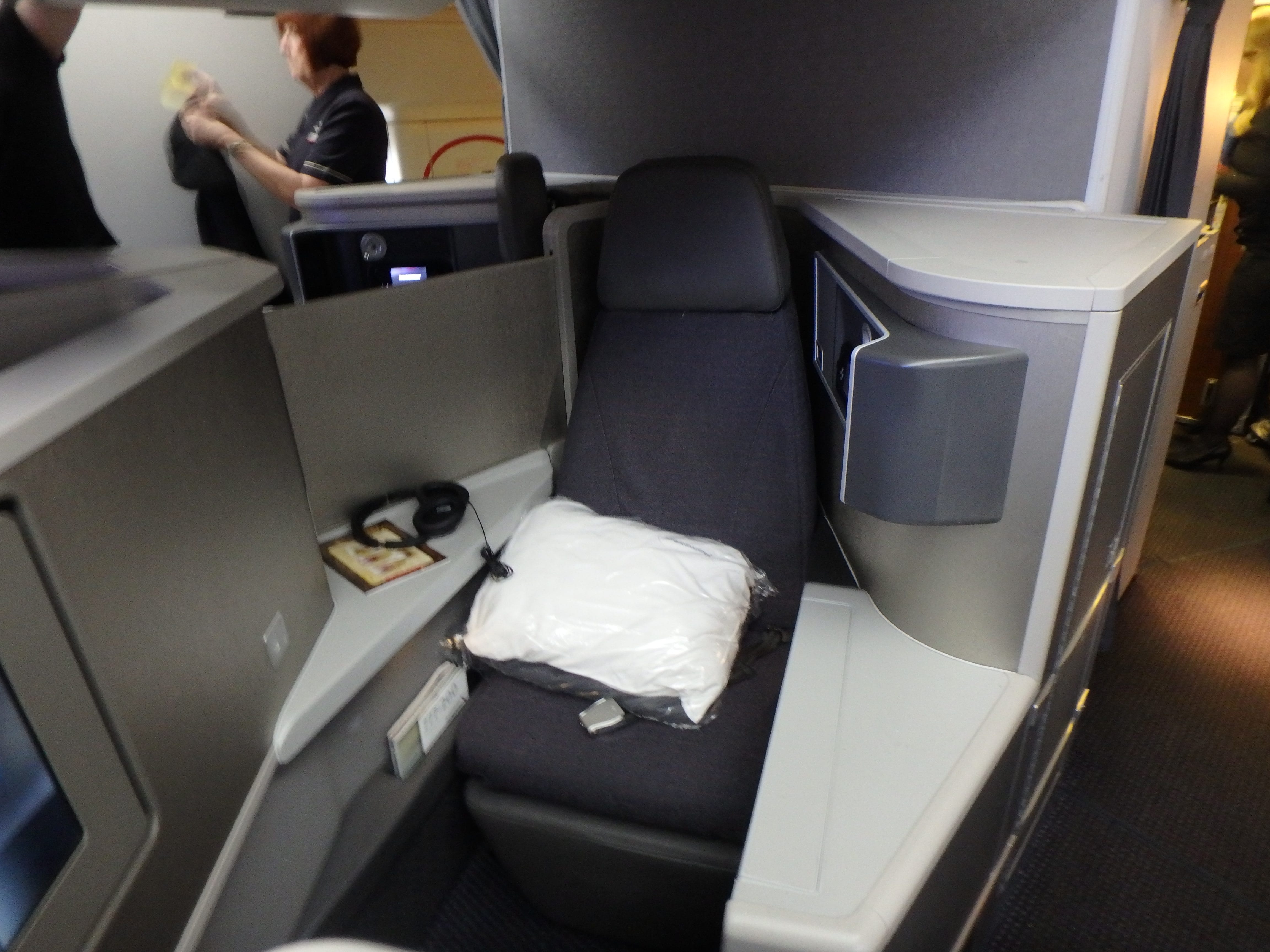 american airlines business class bolsagage allowance