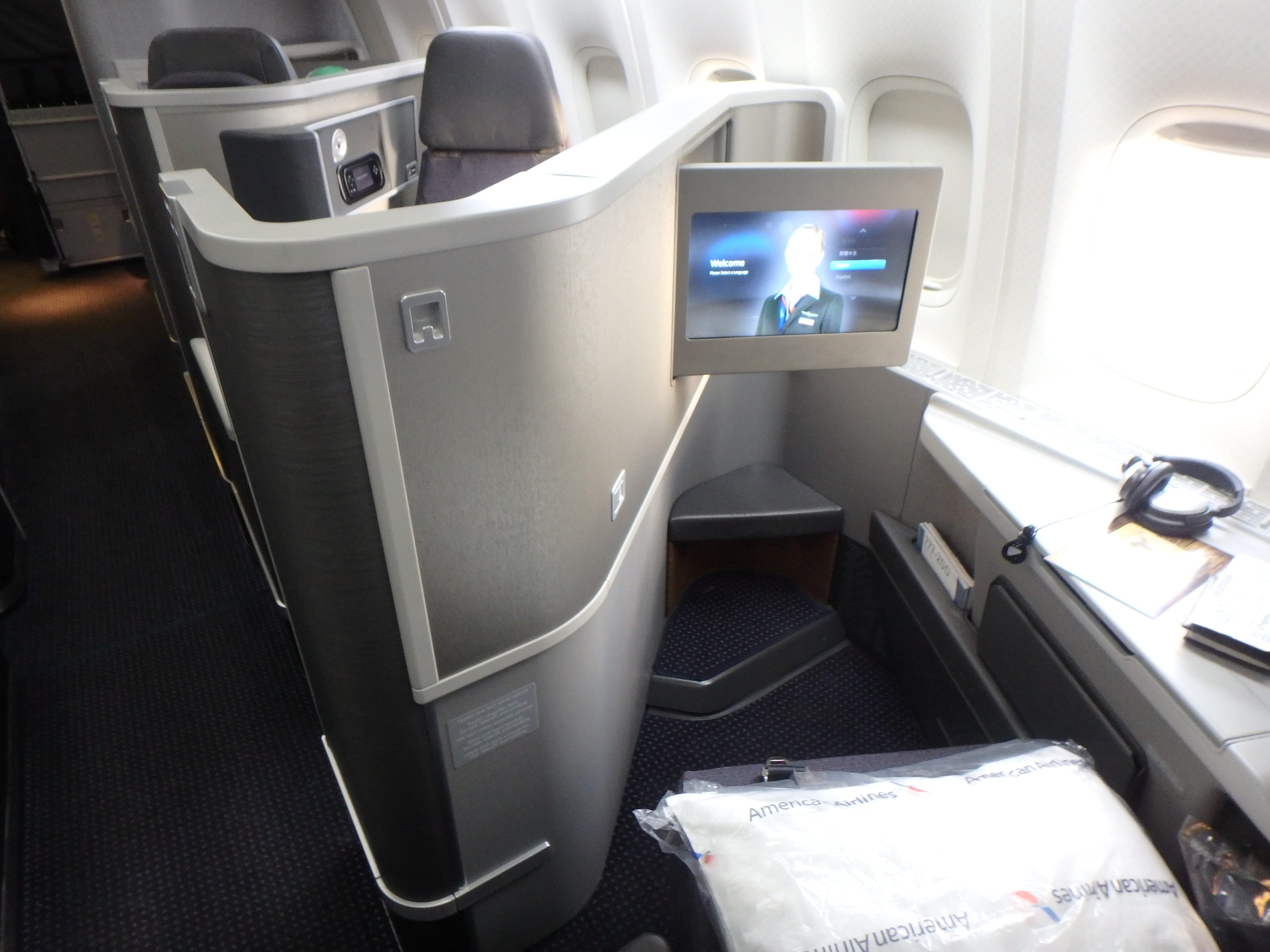 american airlines business class bolsagage allowance