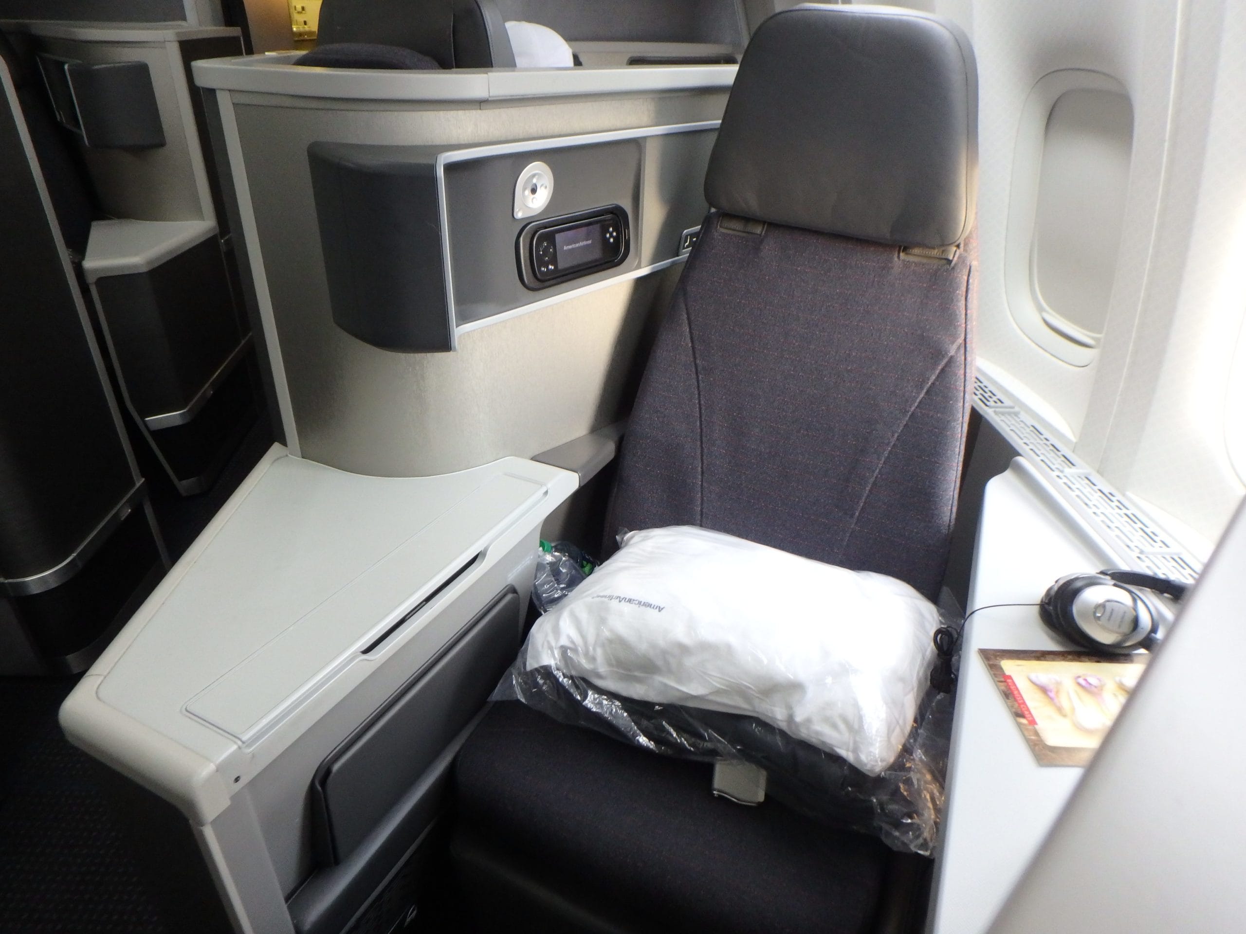 american airlines business class bolsagage allowance