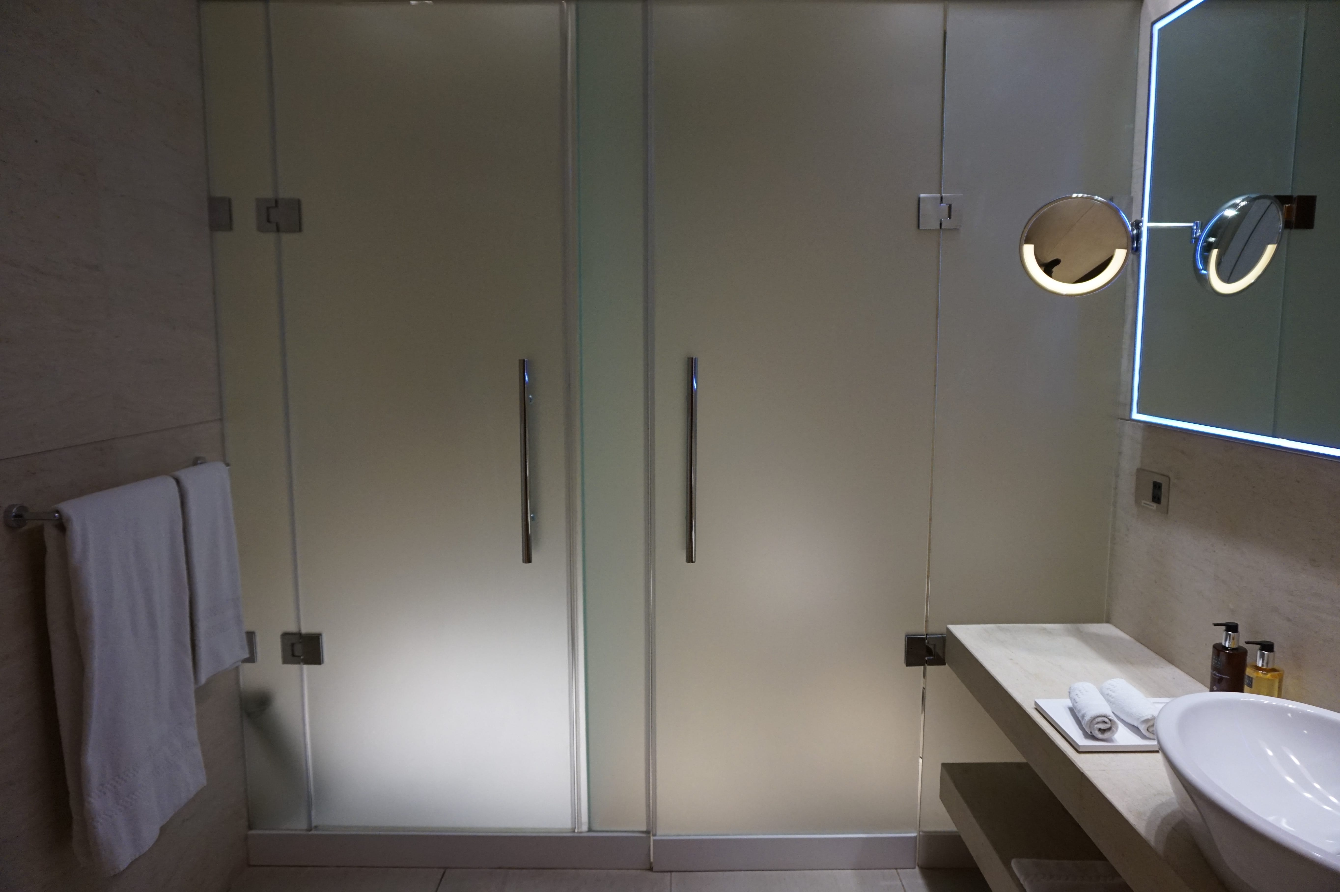 Review Qatar Airways Arrivals Lounge Doha Airport The Milelion