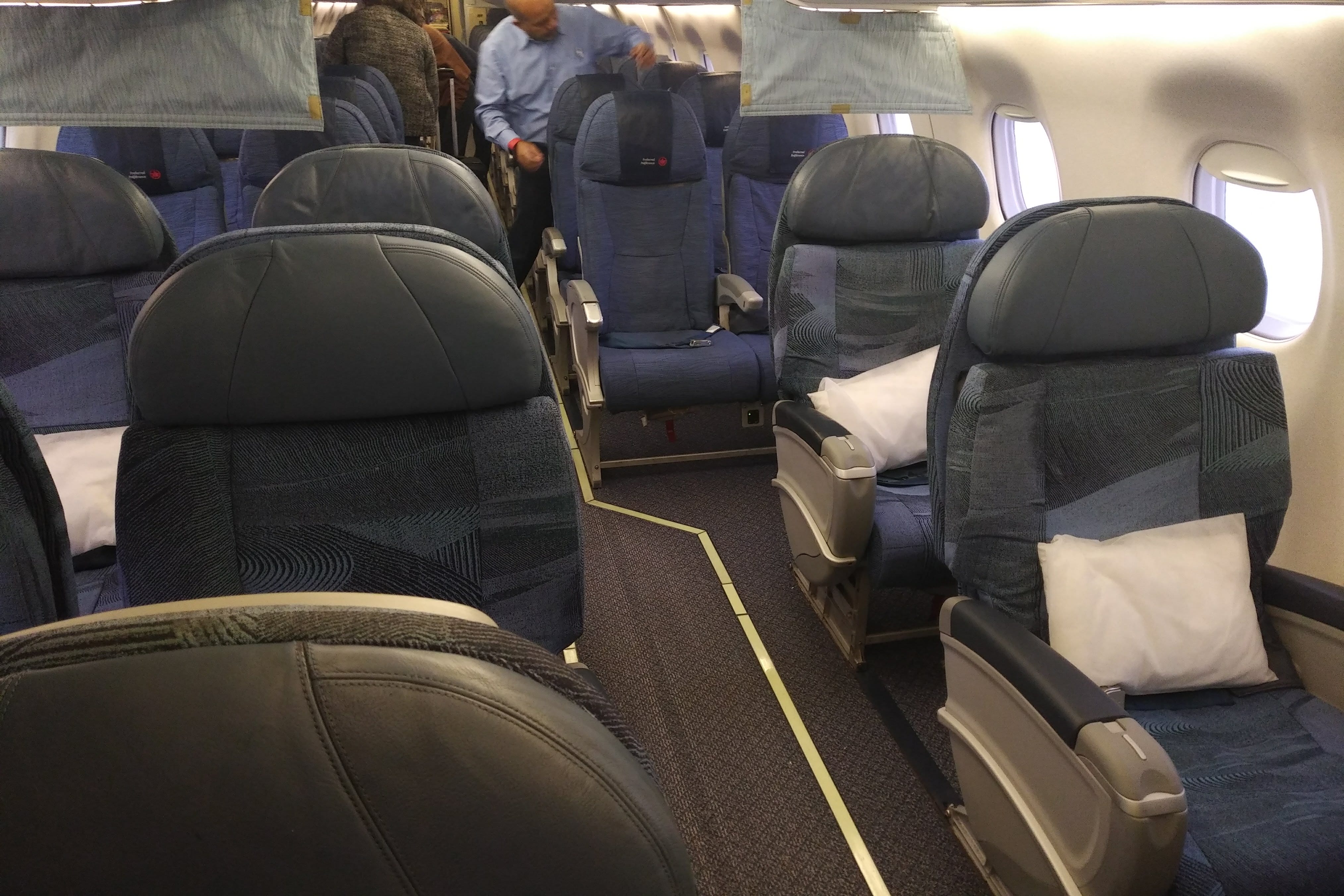 Review: Air Canada E175 Business Class Toronto to Boston - The