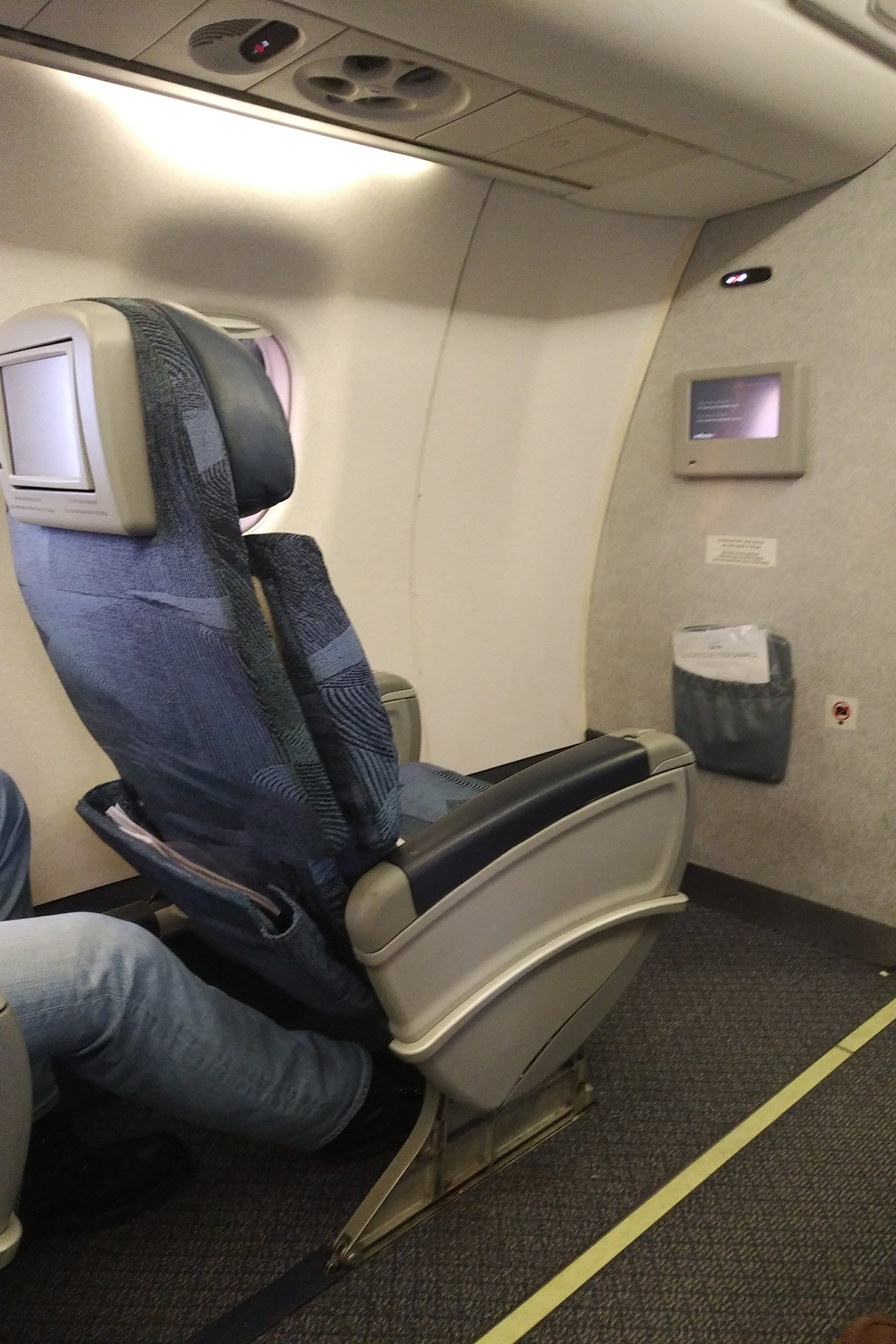Review: Air Canada E175 Business Class Toronto to Boston - The