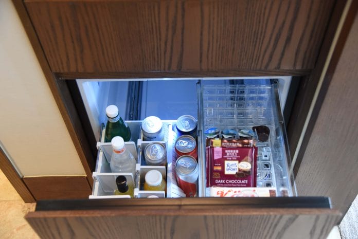 Refrigerator drawer