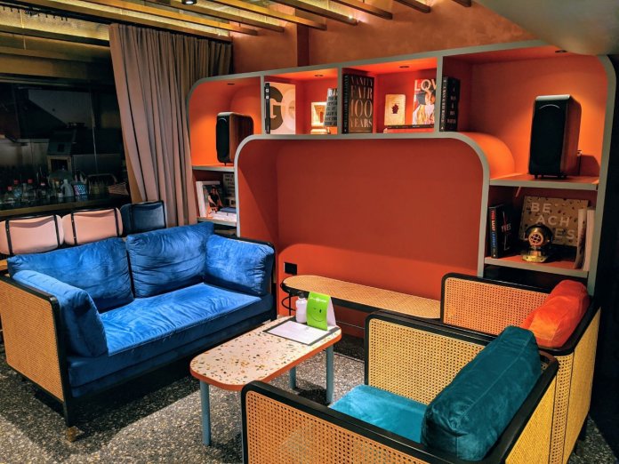 Hotel Soloha lobby lounge- a few books and board games