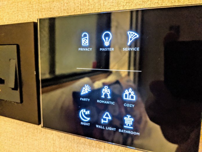 Hotel Soloa- bedside control panel