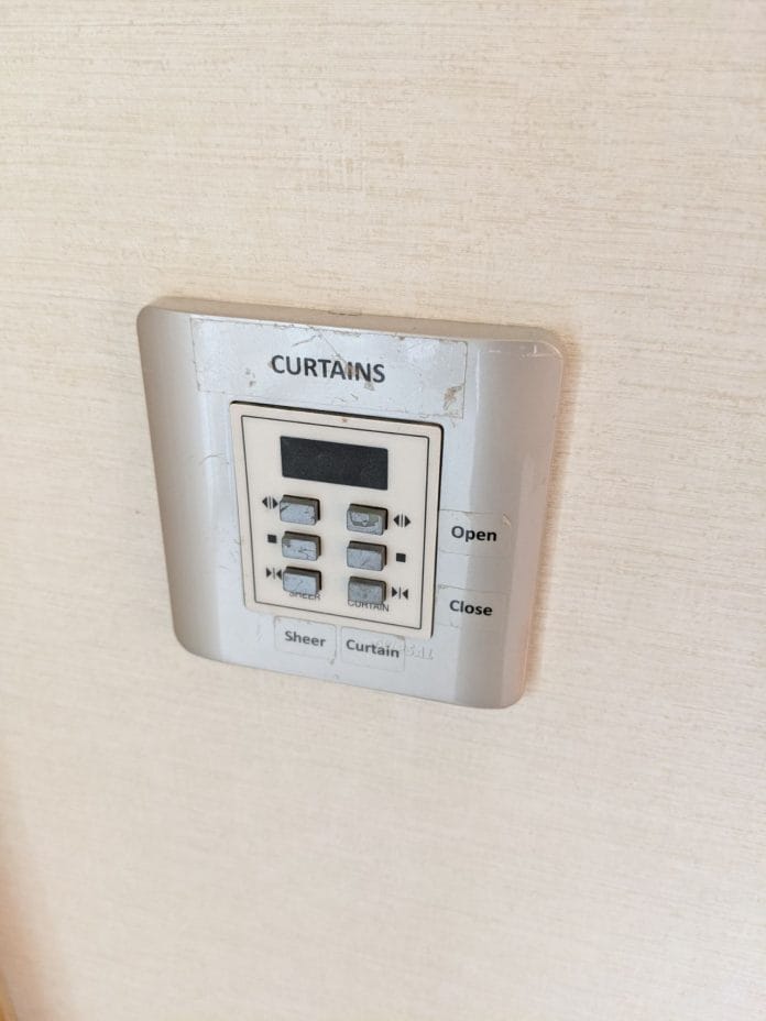 Curtains switch