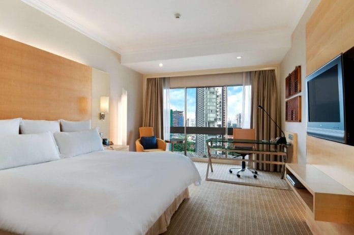 Deluxe Room, Hilton Singapore