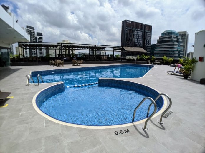 Hilton Singapore wading pool