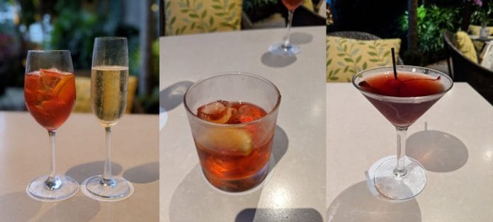 Drinks during cocktail hour