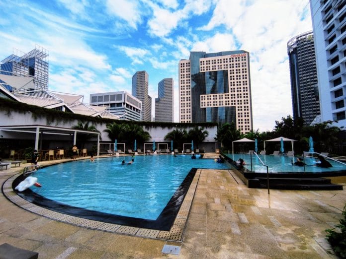 Pan Pacific Singapore swimming pool