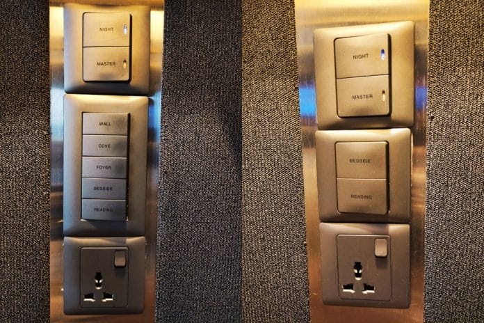 Pan Pacific Singapore Harbour Studio bedside switches