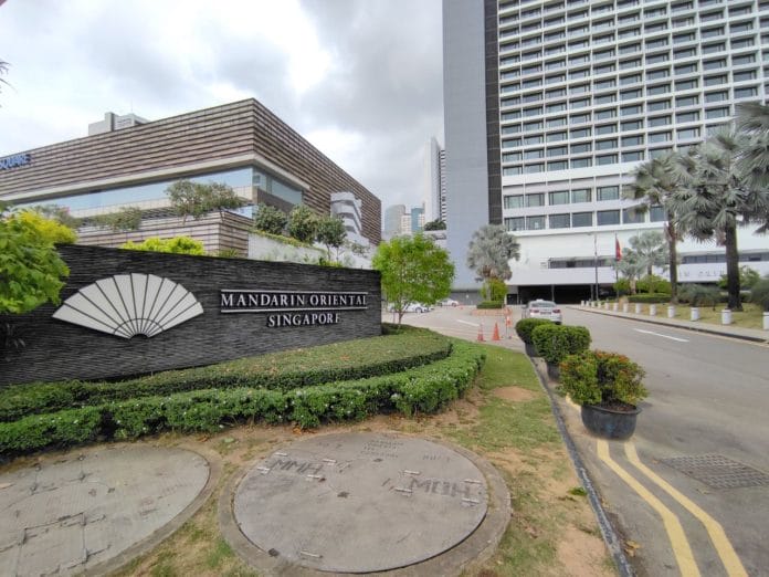Mandarin Oriental Singapore Driveway Entrance