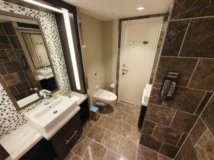 Grand Suite bathroom