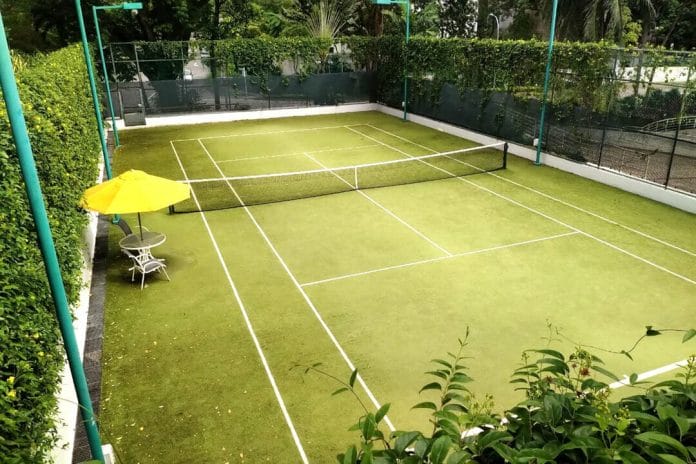 Shangri-La serviced apartment tennis court