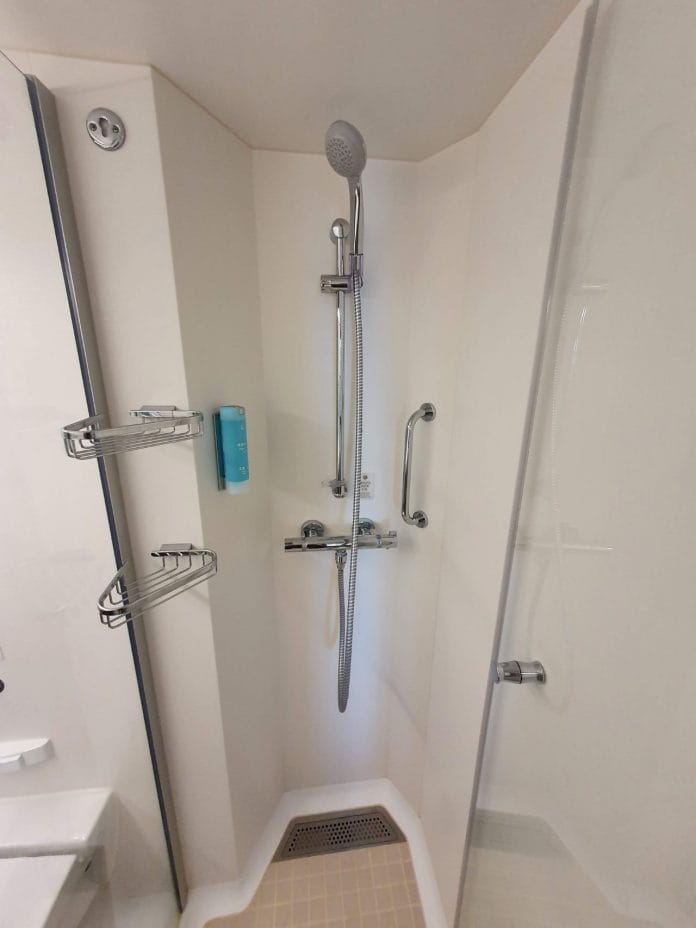 Shower cubicle