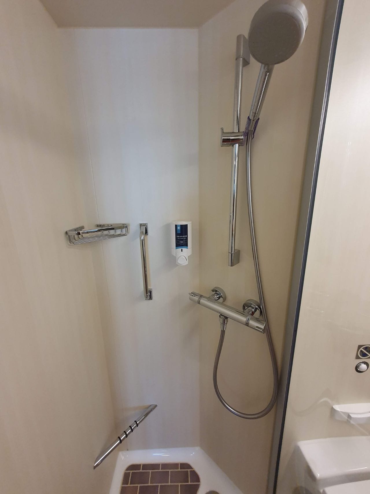 Quantum of the Seas Balcony stateroom shower
