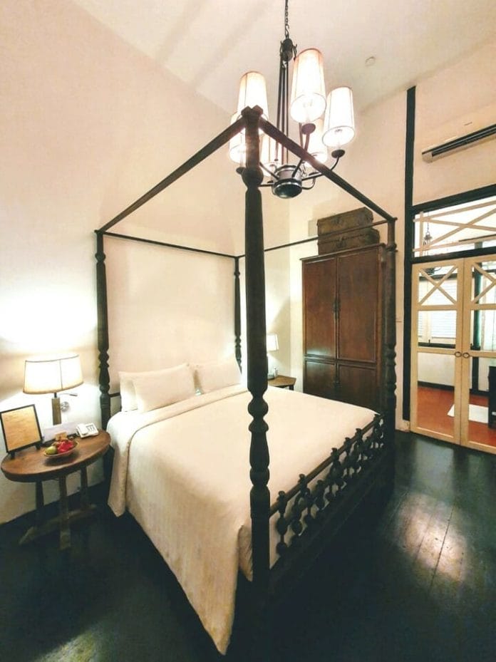 Villa Samadhi Luxe Crib bedroom