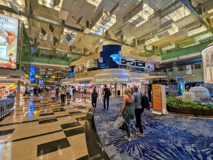 Changi Airport - To prepare for T2's partial reopening on
