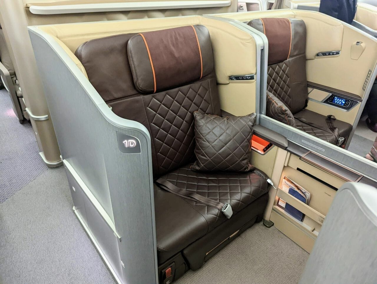 Review Singapore Airlines B777 300er First Class Singapore To Jakarta