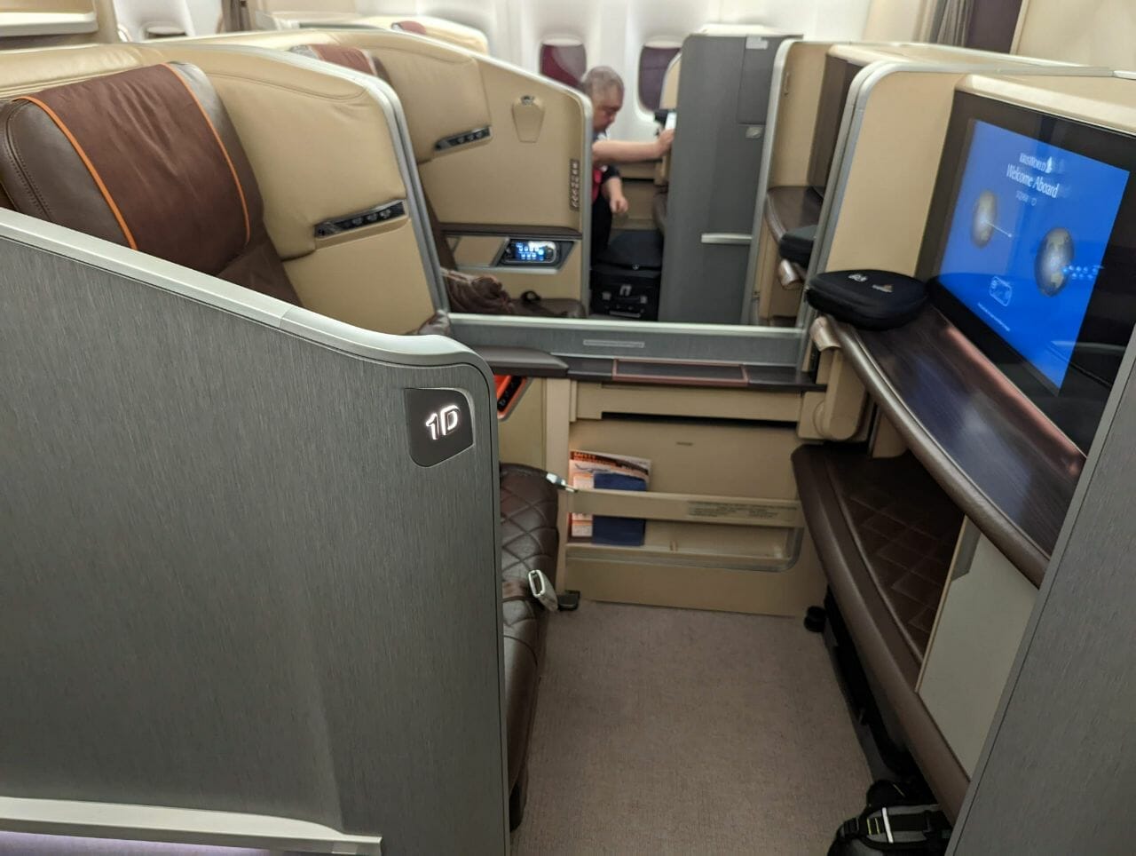 Review: Singapore Airlines B777-300ER First Class Singapore To Jakarta ...