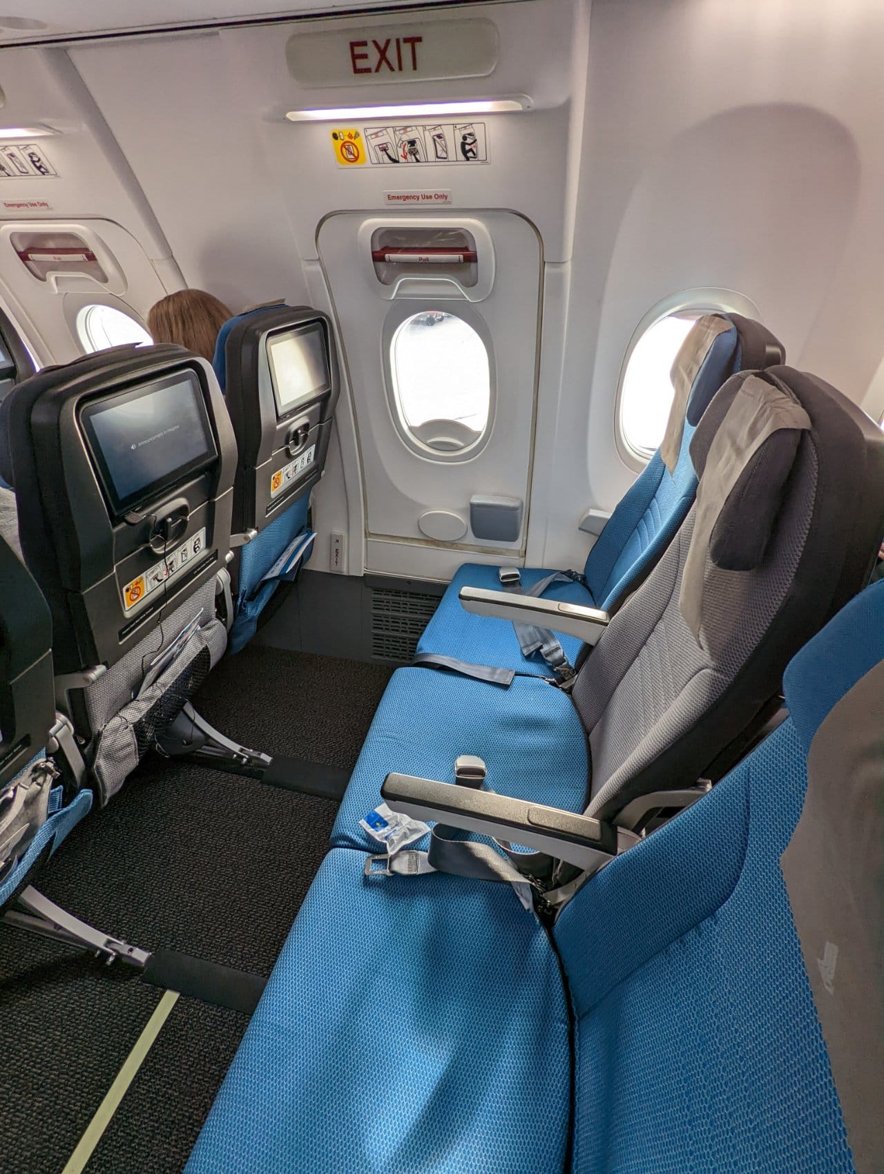 Review: Singapore Airlines B737-8 Economy Class (SIN to HKT) - The MileLion