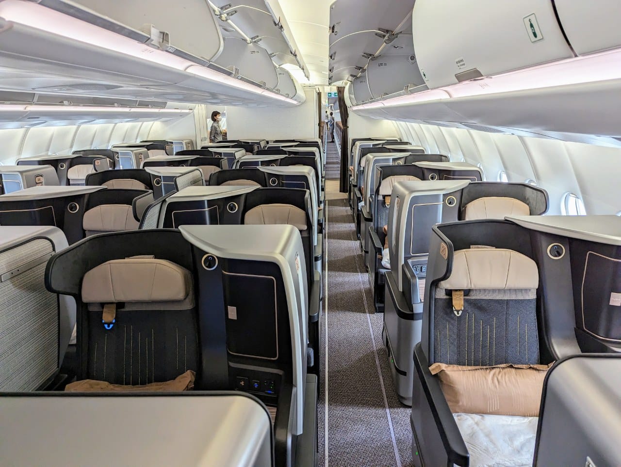 Review: STARLUX Airlines A330neo Business Class (TPE-SIN) - The MileLion