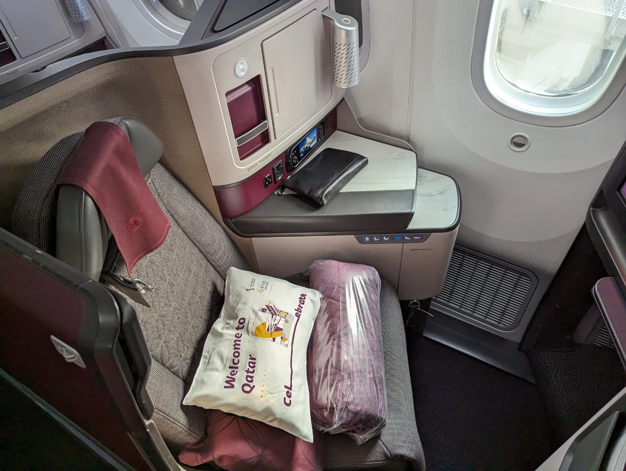 qatar airways first class 787